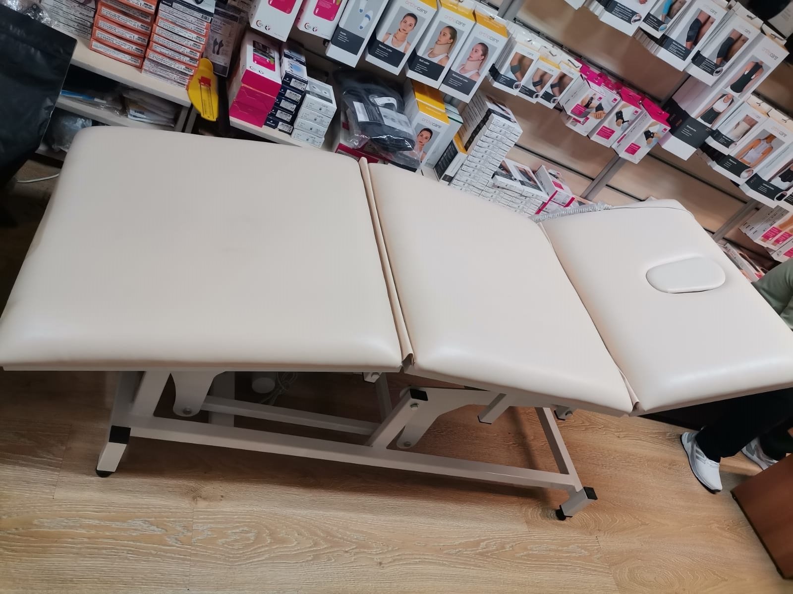 3-bolmeli-elektrikli-bobath-yatagi