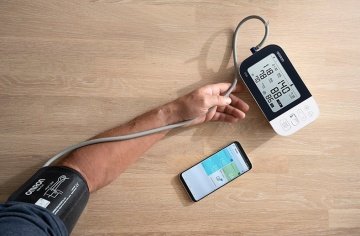 Omron M7 Intelli IT Tam Otomatik Tansiyon Aleti